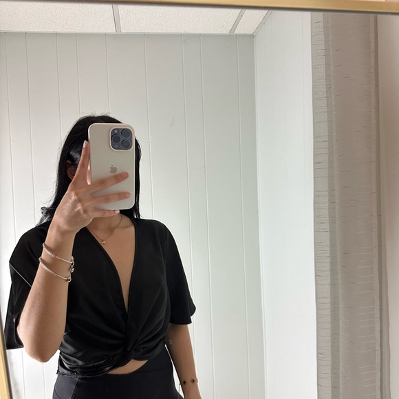 Express Black Twist Front Crop Top - Picture 3 of 3